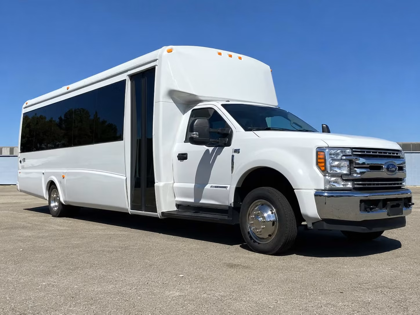 15 passenger minibus