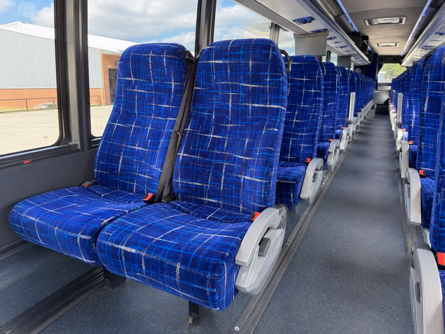 airport shuttle bus rentals for out of town wedding guests flying into dtw