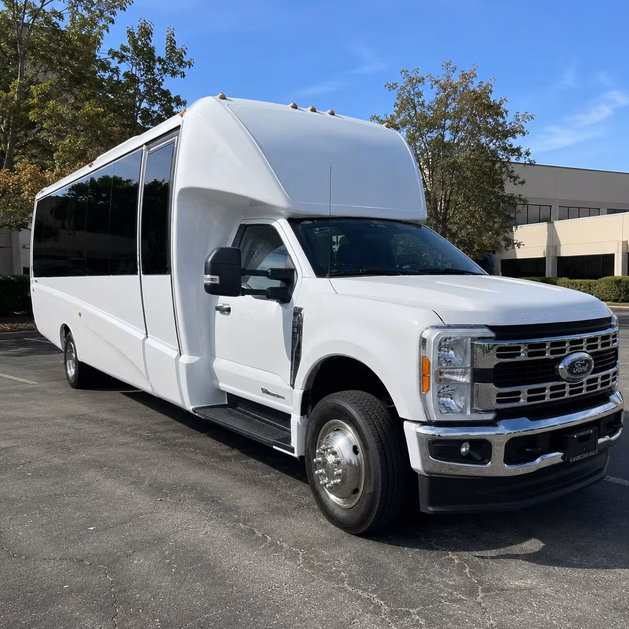 taylor 18 passenger minibus rental