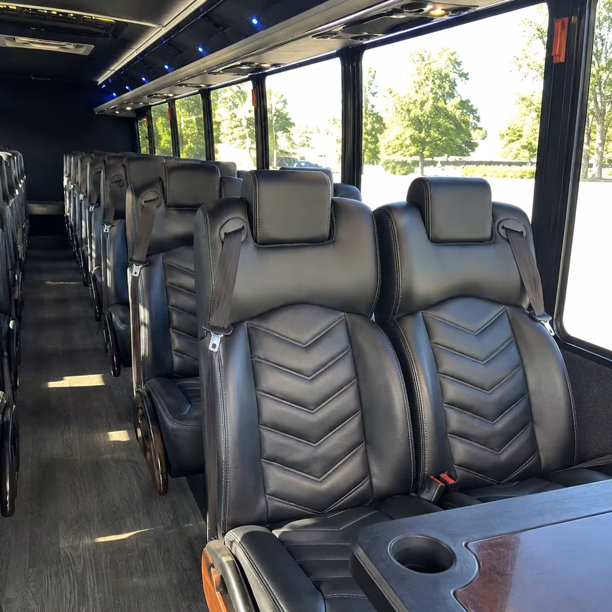 taylor 25 passenger minibus rental