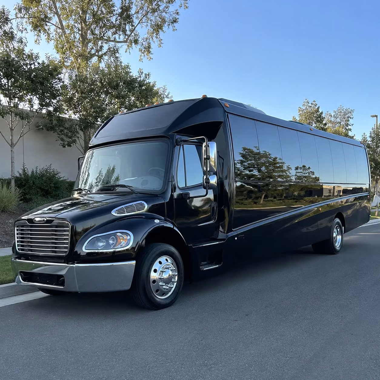 taylor 28 passenger minibus rental