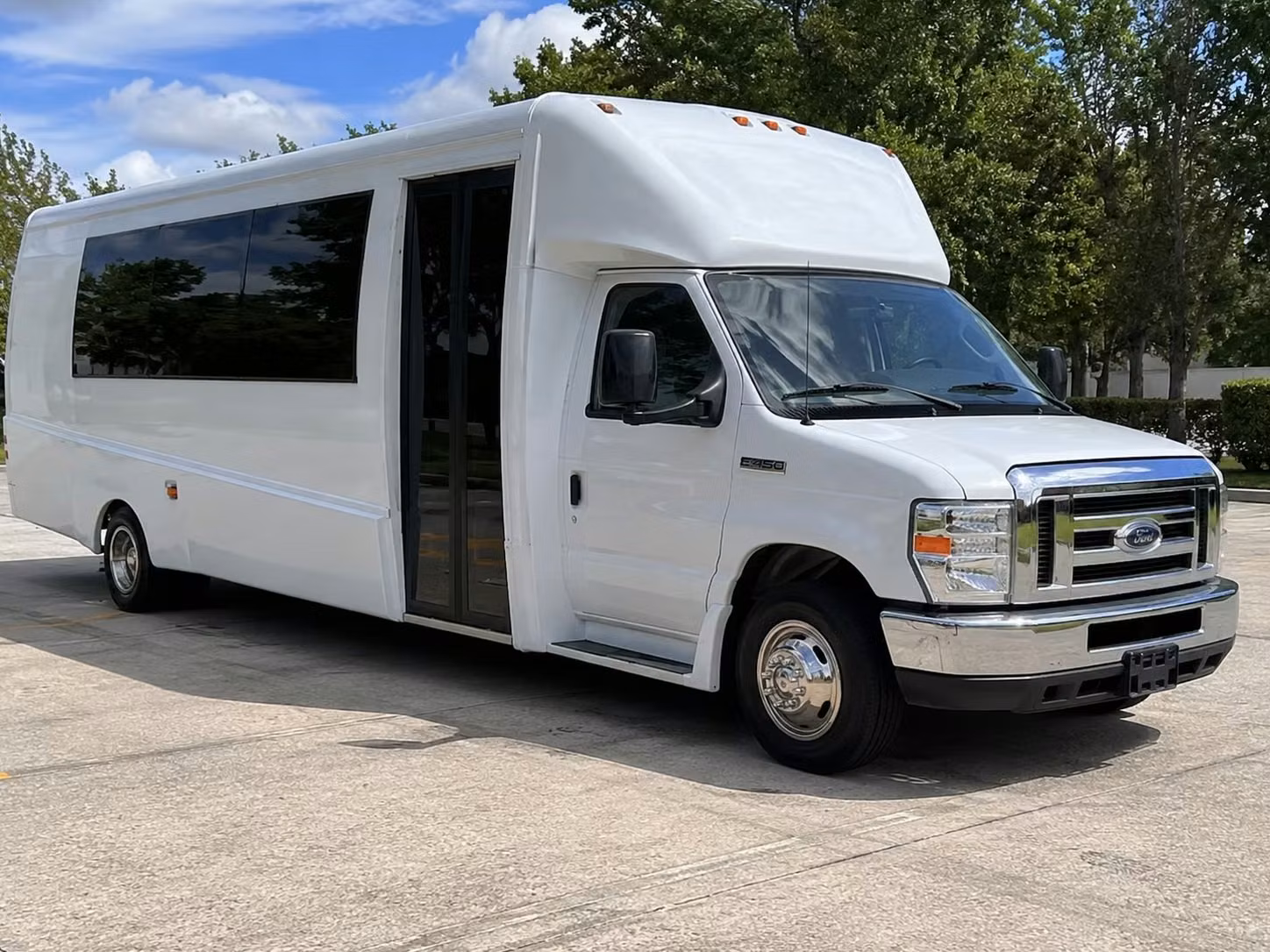 use a party bus to make prom night in taylor unforgettable before you even arrive